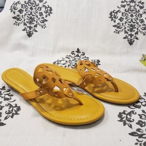 Sugar Kate Park Womens Clarissa Thong Sandals Brown Floral Cutout Slip On Size 9